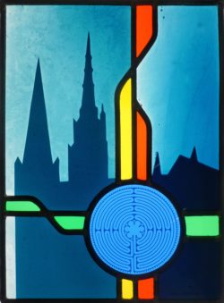 vitrail traditionnel,vitrail au plomb,Vitrail,Chartres,galerie du vitrail,vitraux,vente de vitraux en ligne, centre,eure et loir,eure et loire, cathédrale, Jacques Loire, Gabriel Loire, labyrinthe