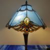 Vitrail,Chartres,lampe Tiffany,lampe vitrail,galerie du vitrail,vitraux,vente de vitraux en ligne, centre,eure et loir,eure et loire, fleur, fleurs, art deco, art nouveau, bleu