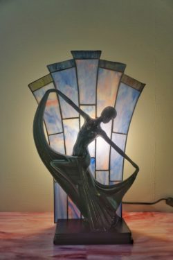 Vitrail,Chartres,lampe Tiffany,lampe vitrail,galerie du vitrail,vitraux,vente de vitraux en ligne, centre,eure et loir,eure et loire, art deco, art nouveau