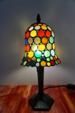 Vitrail,Chartres,lampe Tiffany,lampe vitrail,galerie du vitrail,vitraux,vente de vitraux en ligne, centre,eure et loir,eure et loire, fleur, fleurs, art deco, art nouveau
