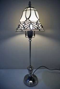 Vitrail,Chartres,lampe Tiffany,lampe vitrail,galerie du vitrail,vitraux,vente de vitraux en ligne, centre,eure et loir,eure et loire, fleur, fleurs, art deco, art nouveau