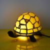 Vitrail,Chartres,lampe Tiffany,lampe vitrail,galerie du vitrail,vitraux,vente de vitraux en ligne, centre,eure et loir,eure et loire, art deco, art nouveau, tortue