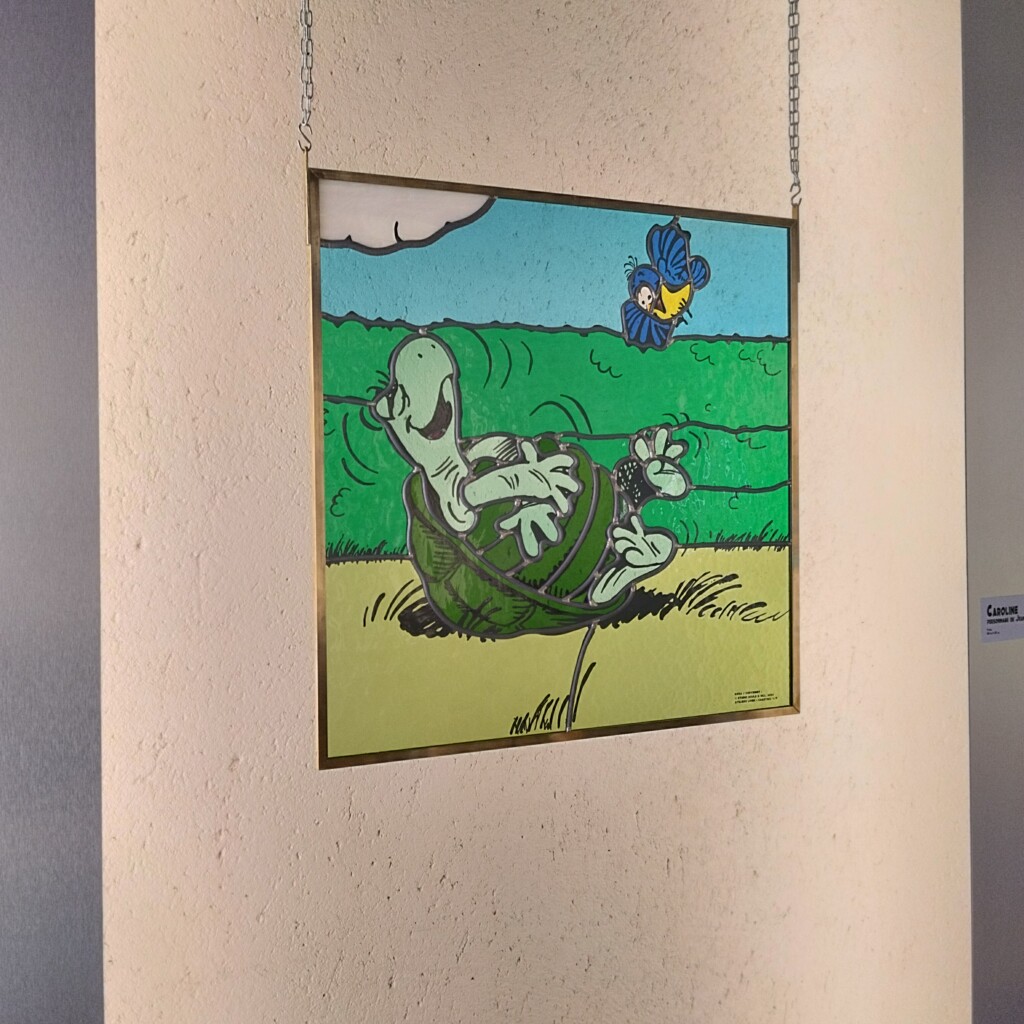 Exposition Les Héros de La BD en vitrail, Caroline