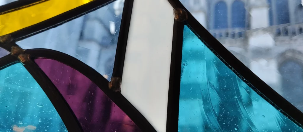 galerie du vitrail,la galerie du vitrail,chartres,vitrail,vitraux,vente de vitraux en ligne,vitraux à vendre d'occasion,lampe Tiffany,vitrail traditionnel,vitrail au plomb,fuising,dalle de verre,chartres,chartres centre,eure et loir,eure-et-loir,eure et loire,cathédrale de chartres